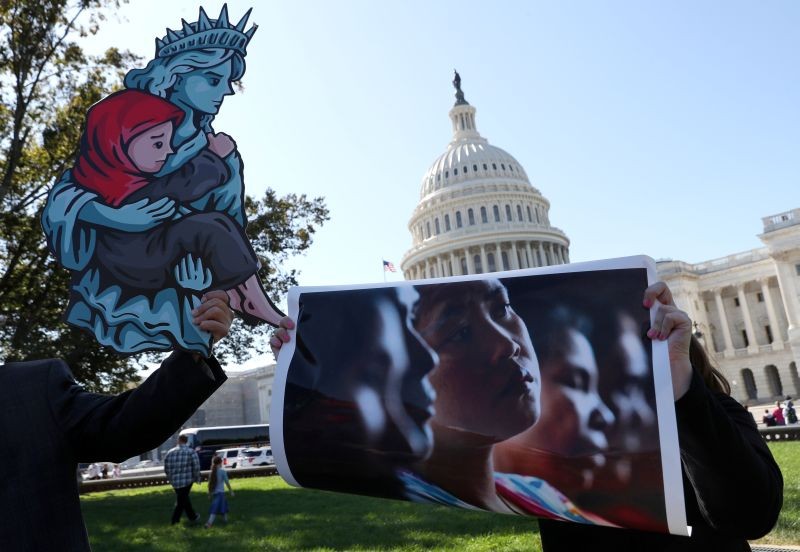 People protest against planned Trump administration cuts to the U.S. refugee resettlement program, in front of the U.S. Capitol Building in Washington, U.S., October 15, 2019. (REUTERS File Photo)