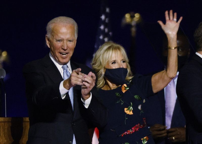 Democratic 2020 U.S. presidential nominee Joe Biden and his wife Jill celebrate onstage at his election rally, after the news media announced that Biden has won the 2020 U.S. presidential election over President Donald Trump, in Wilmington, Delaware, U.S., November 7, 2020. (REUTERS Photo)