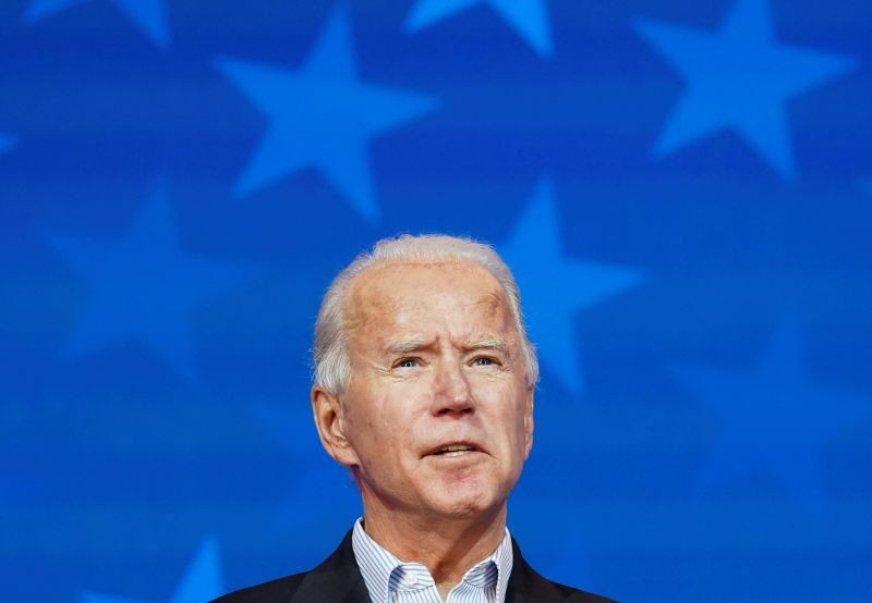 Democratic U.S. presidential nominee Joe Biden makes a statement on the 2020 U.S. presidential election results during a brief appearance before reporters in Wilmington, Delaware, U.S., November 5, 2020. REUTERS/Kevin Lamarque
