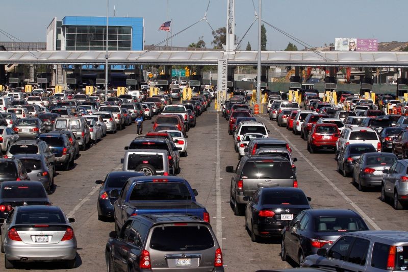 Cars stand in multiple lines as they wait to be inspected by U.S. border patrol officers to enter from Mexico to the U.S., at the San Ysidro point of entry, in Tijuana, Mexico, November 9, 2016. (REUTERS File Photo)