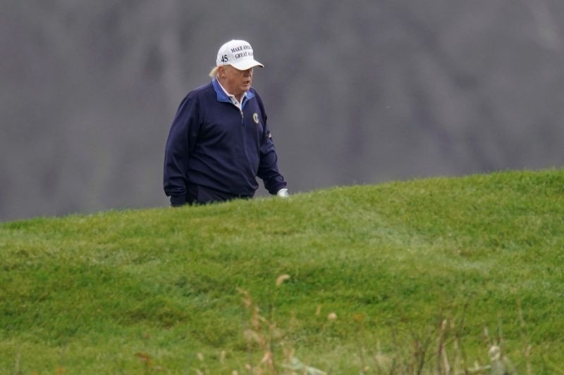 U.S. President Donald Trump plays golf at the Trump National Golf Club in Sterling, Virginia, U.S., November 15, 2020. (REUTERS File Photo)