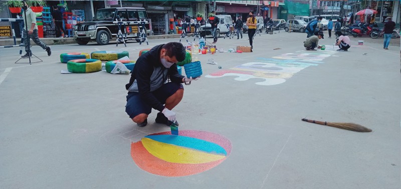 Kohima smart city volunteers and officials prepare for Open Streets Campaign in Kohima on November 6. (Morung Photo)