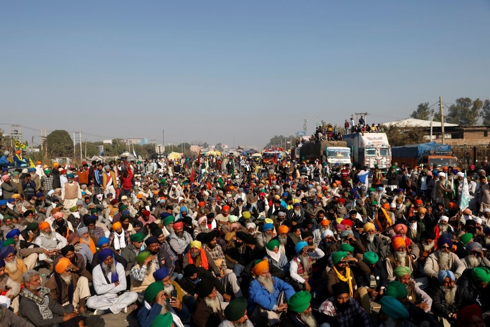 Farmers attend a protest against the newly passed farm bills at Singhu border near Delhi, India, November 28, 2020. REUTERS/Danish Siddiqui