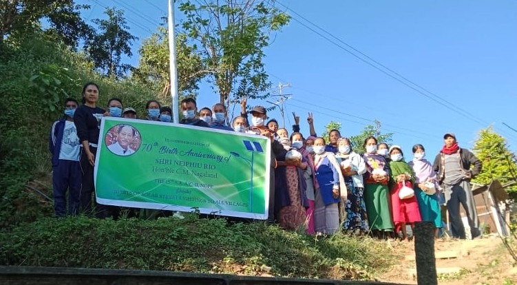 Er. Zale Neikha and others during donation of solar street lamps to seven villages on November 11