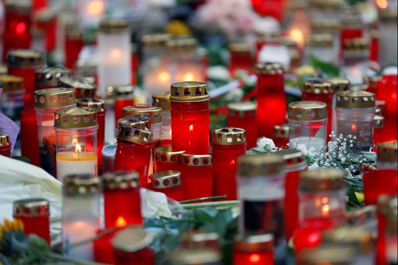 Candles are pictured on the site of a gun attack in Vienna, Austria, November 5, 2020. (REUTERS Photo)