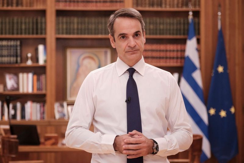 Greek Prime Minister Kyriakos Mitsotakis announces new coronavirus disease (COVID-19) related restrictions at Maximos mansion in Athens, Greece, October 31,2020. (REUTERS File Photo)