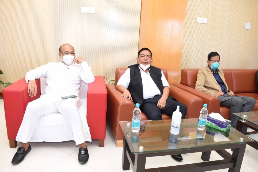 Manipur Chief Minister, Ibobi Singh and MLA M Rameshwar during the latter’s swearing in on November 9. (NNN Photo)