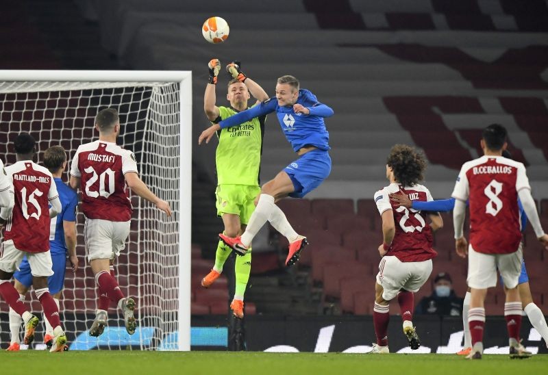 Arsenal's Bernd Leno punches clear REUTERS/Toby Melville