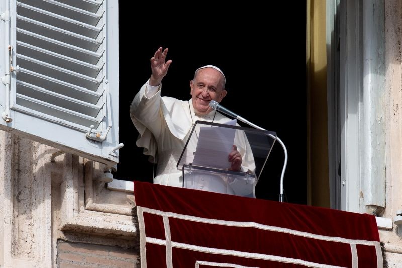 Pope Francis leads Angelus prayer from his window at the Vatican, November 16, 2020. (REUTERS File Photo)