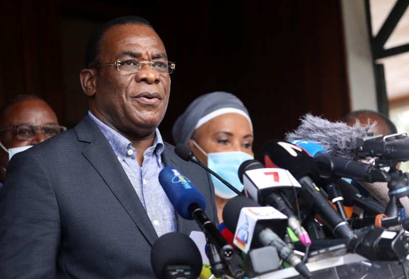 FILE PHOTO: Pascal Affi N'Guessan, president of Ivorian Popular Front (FPI) and presidential candidate, speaks during an opposition coalition news conference after the election in Abidjan, Ivory Coast November 1, 2020. REUTER/Luc Gnago/File photo