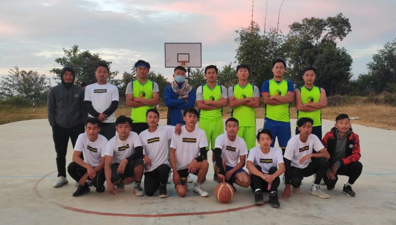 The winners Splash Brothers (green) and Team Hümewsü (white) after the final match at Chetheba on December 13.