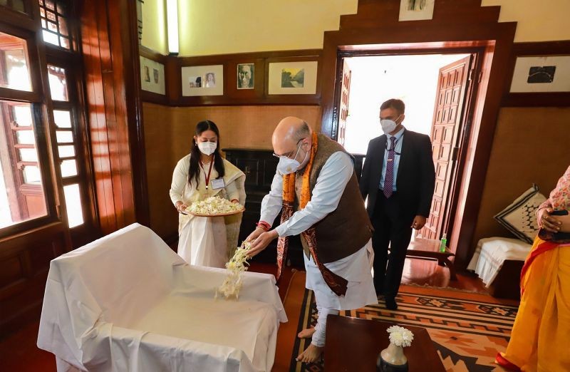 Birbhum: Home Minister Amit Shah pays tribute to Bengali poet Rabindranath Tagore during his visit to Rabindra Bhawan, at Shantiniketan in Birbhum district. (PTI Photo)