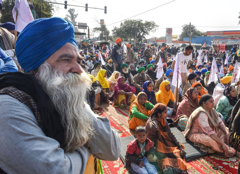 New Delhi: Farmers during their ongoing agitation against the new farm laws, at Singhu border in New Delhi, Monday, Dec. 28, 2020. (PTI Photo/Shahbaz Khan)