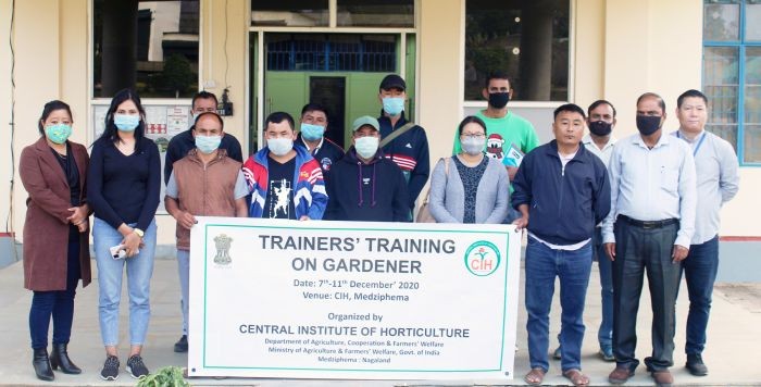 Participants with the CIH staff during the gardeners training for staff of Sainik School, Punglwa held from December 7 to 11. (Photo Courtesy: CIH)