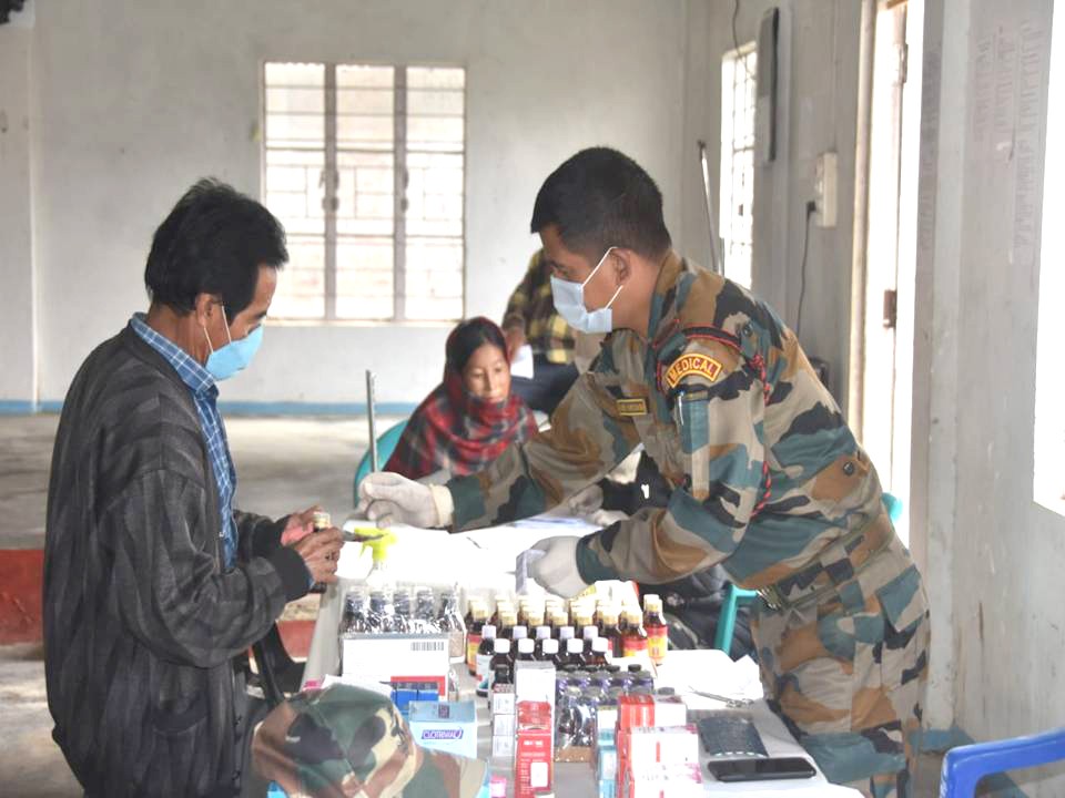 Assam Rifles Battalion under the aegis of IGAR (North) conducted a medical camp at Samzuiram on January 17. The medical team provided free medical consultancy and medicines to the villages while also briefing them on the essential of COVID-19 precautions, general hygiene and sanitation. 182 villagers reportedly attended the camp. (Photo Courtesy: HQ IGAR (N))