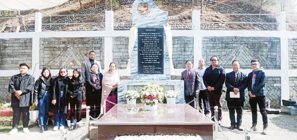 Rev Khrütsoyi Lürüo with family members of late M Vero after unveiling the monolith at Runguzu Nasa on January 24. (Morung Photo)