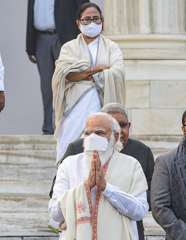 Kolkata: Prime Minister Narendra Modi with West Bengal Governor Jagdeep Dhankhar and State Chief Minister Mamata Banerjee during 125th birth anniversary of Netaji Subash Chandra Bose, at Victoria Memorial in Kolkata, Saturday, Jan. 23, 2021. (PTI Photo/Ashok Bhaumik)