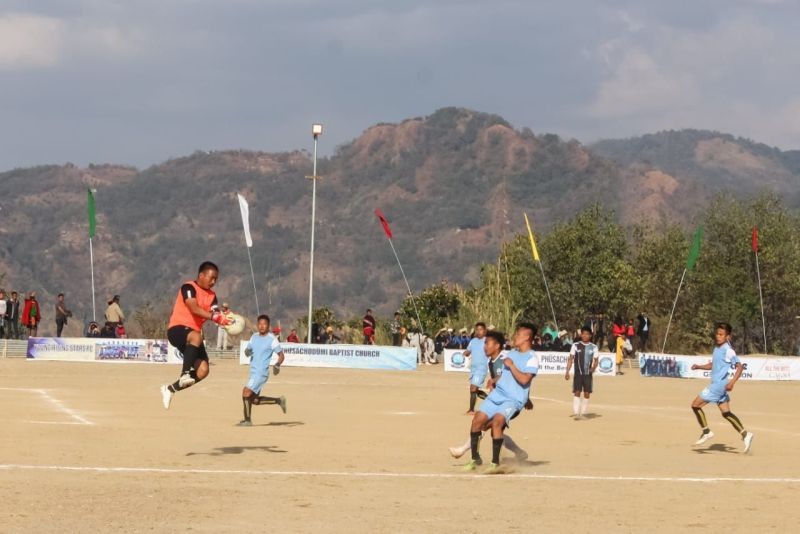 Players of Khulazu Basa and Kikruma during a football match at Phüsachodü village on February 5. (Morung Photo)
