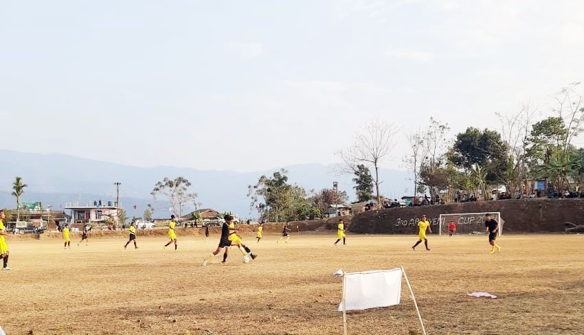 Players in action during the match between Spireites FC Pughoboto and United FC Chisholi.