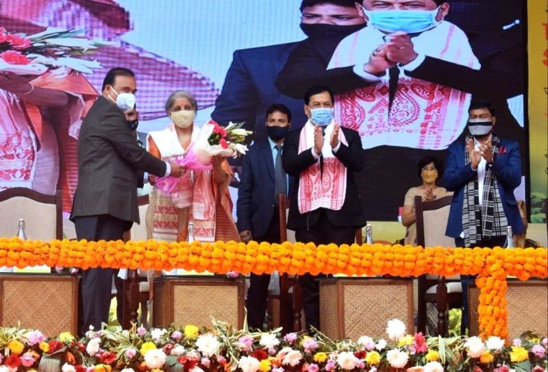 Chah Bagicha Dhan Puraskar Mela : Sitharaman gives aid to 7.46 lakh tea workers in Assam. (IANS Photo)