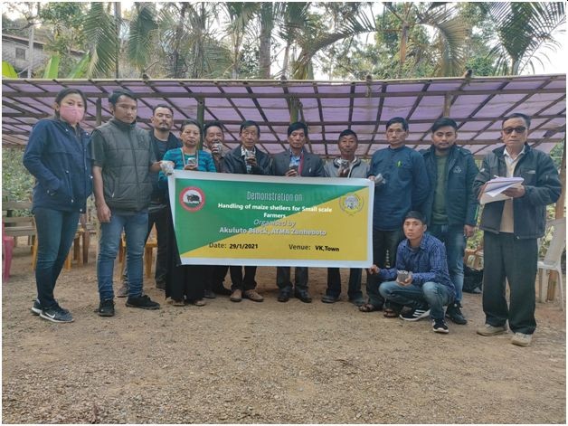 ATMA Akuluto Block organized demonstrations on ‘Introduction of Knolkhol as a commercial crop’ and ‘Handling of maize shellers for small scale farmers’ at VK Town on January 29.