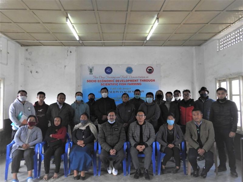 Deputy Director Neitho-o Kuotsu along with Principal Scientist, Dr RS Haldar and others during the two day training cum field demonstration held at Kohima Village on January 29 and 30. (DIPR Photo)