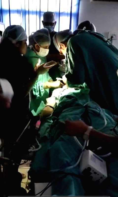 Probe ordered in mobile flashlight surgery in BHU. (IANS Photo)