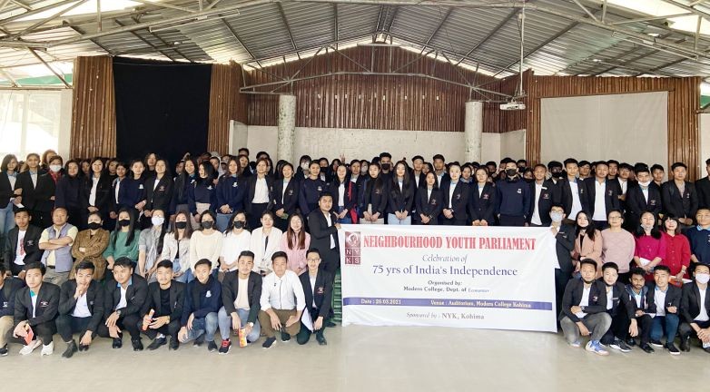 Faculty and students during the commemoration of the celebration of 75 years of India’s Independence held at Modern College Kohima on March 26. (Photo Courtesy: MCK)