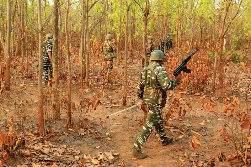 East Singhbhum: CRPF personnel during a combing operation against naxal activities in the dense forest area, prior to assembly election in West Bengal, at the border under Chakulia PS in East Singhbhum district, Saturday, March 20, 2021. (PTI Photo)