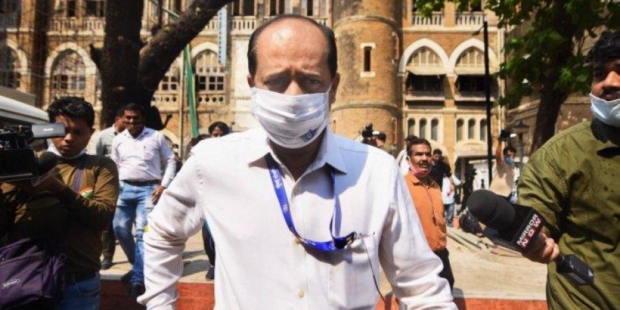 Mumbai Police officer Sachin Waze (Photo | PTI)