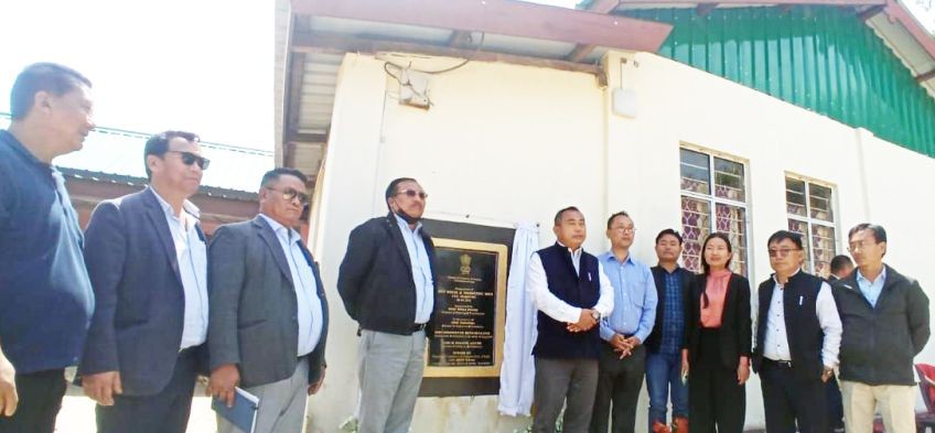 Minister Neiba Kronu with others during the inauguration of guest house and marketing shed at International Border Trade Centre, Avakhung on March 26.
