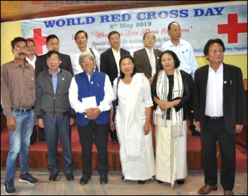 Dr. Nicky with IRCS Nagaland state branch chairperson Abeni TCK and others during the observance of World Red Cross Day in Kohima on May 8. (DIPR Photo)