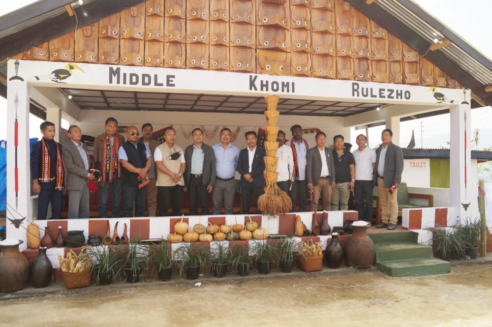Rostrum cum amphitheatre was inaugurated by Keyirangding Hegui, NCS PD DRDA, Phek on March 26 at Middle Khomi Village. Vekhotso Lohe gave the welcome address while short speech was delivered by Razukhru D Vasa, incoming PD DRDA, Phek .Hegui spoke on the importance of promoting Agri & allied activities in order to become self reliant  and improve the livelihood of the villagers. He also emphasized on the importance of unity and cooperation in the village.