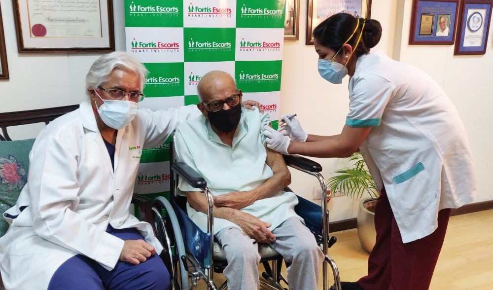 New Delhi: 107-year-old Kewal Krishan receives his first dose of COVID- 19 vaccine at a hospital in Delhi, Monday, March 15, 2021. (HO/PTI Photo)
