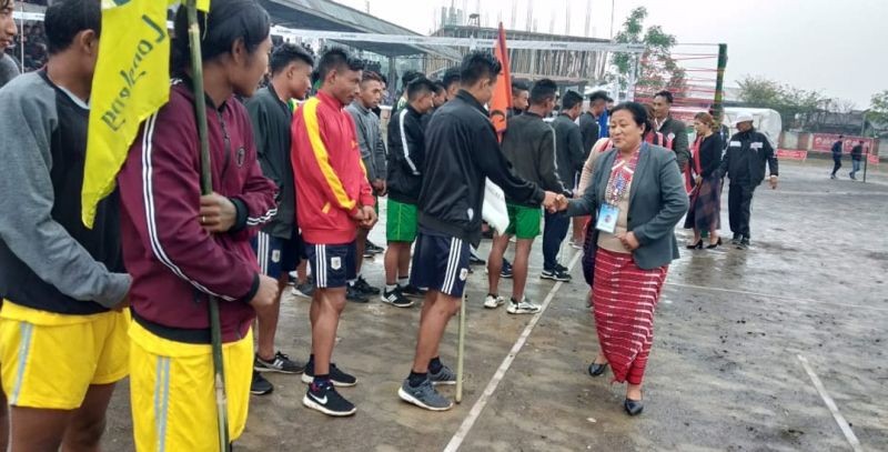 President, Eastern Nagaland Woman Organization, A Shamthai Phom greets players during the opening programme of the 10th Phom Monyu Open Volleyball Tournament at Public Ground, Longleng on March 30. (DIPR Photo)