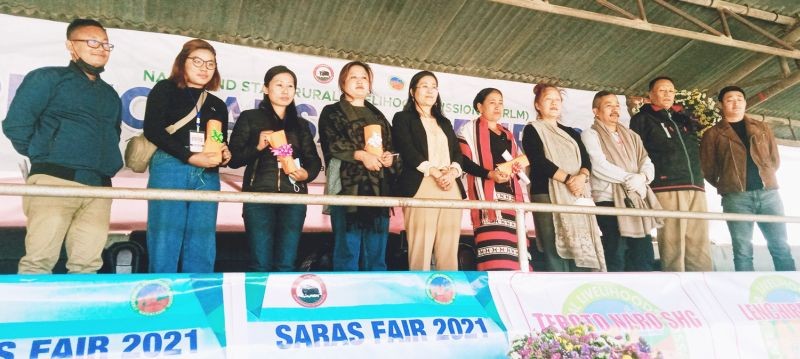 Winners of various categories with rural development department officials and Nagaland State Rural Livelihoods Mission (NSRLM) officials during the recently concluded Regional SARAS Fair 2021 in Kohima. (Morung Photo)