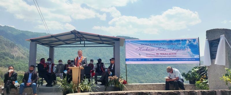 Mikha Kenye addressing the gathering during unveiling of monolith in honour of Kachuno Ritse Angami at Pfutseromi on April 26.