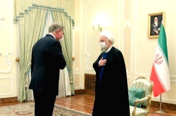 Pakistan Foreign Minister Shah Mahmood Qureshi meets Iranian President Hassan Rouhani in Tehran. (twitter.com/SMQureshi/PTI/IANS Photo)
