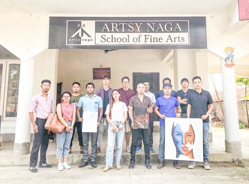 Artsy Naga celebrated World Art Day in the Artsy Naga School of Fine Arts. Various artists from around Dimapur attended the event and shared their ideas and thoughts on various art forms. Among other activities, they participated in painting on a shared canvas.(Photo Courtesy: ANSoFA)