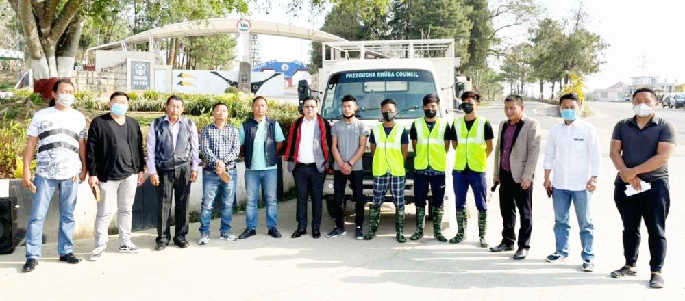 A sanitation truck for Phezoucha was flagged off by Neiketouzo Kenguruse, PS to Nagaland’s Chief Minister at a function held at Nagaland’s Civil secretariat junction, Kohima under the aegis of Phezoucha Rhiiba Council (PRC) Kohima on April 10. Speaking on the occasion, Kenguruse was appreciative of PRC for the prevailing peaceful atmosphere and good sanitary system within the vicinity of Phezoucha. PRC chairman, Dr Ketshukietuo Dzüvichü also addressed the gathering. Earlier, dedicatory prayer was pronounced by Velavoyi Keyho, pastor, Phezoucha Nagamese Baptist Church.