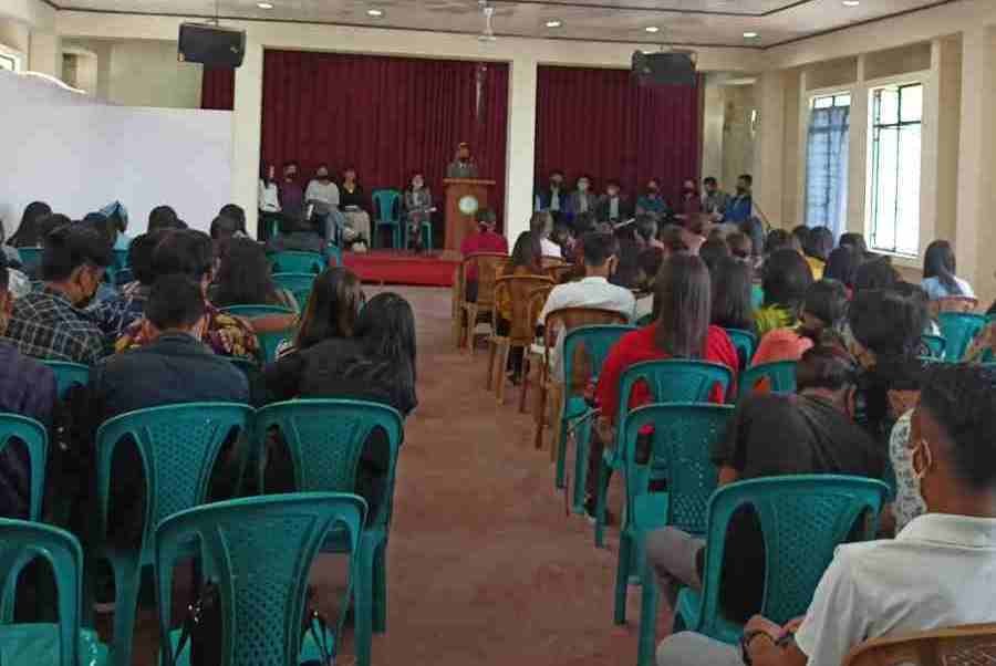 The KROS College Kohima conducted its student council election for the year 2021- 2022 on April 29. A total of 16 students contested for the election. Swuduveyi Naroh was elected as the President while Niisiilii Ringa was elected as General Secretary. Other executive members include Finance Secretary: Lamshong, Women Co-ordinator: Supei Khiamniungan, Information and Publicity Secretary: Lichano Tsopoe, Sports Secretary: Akhong Nyaitok, and Cultural Secretary: Tesinle Khing. (Photo Courtesy: KROS College)