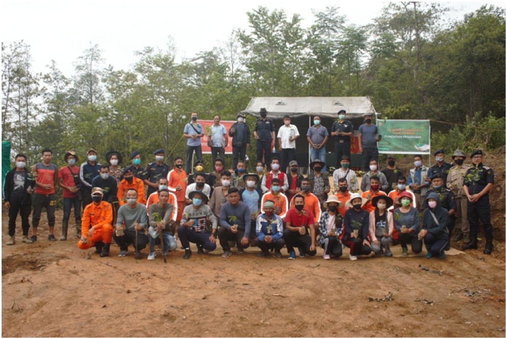 Inspector General, Fire & Emergency Services and Deputy Commandant 12th NDRF with representatives of Village Council Chiechama and Chiechama Village Youth Organization.