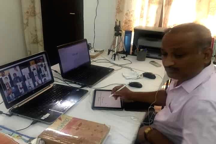 Punjab teacher uses Covid-19 lockdown opportunity to teach children across the globe. (IANS Photo)