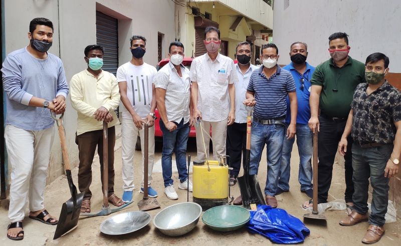 Members of the ‘Alvida (funeral) volunteers’ group.