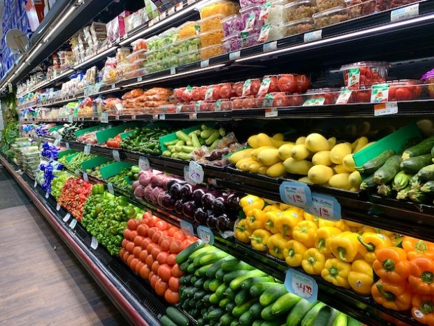 Food systems, from farm to fork to disposal, account for 21-37% of anthropogenic GHG emissions. Fresh produce at a supermarket. (IPS Photo)