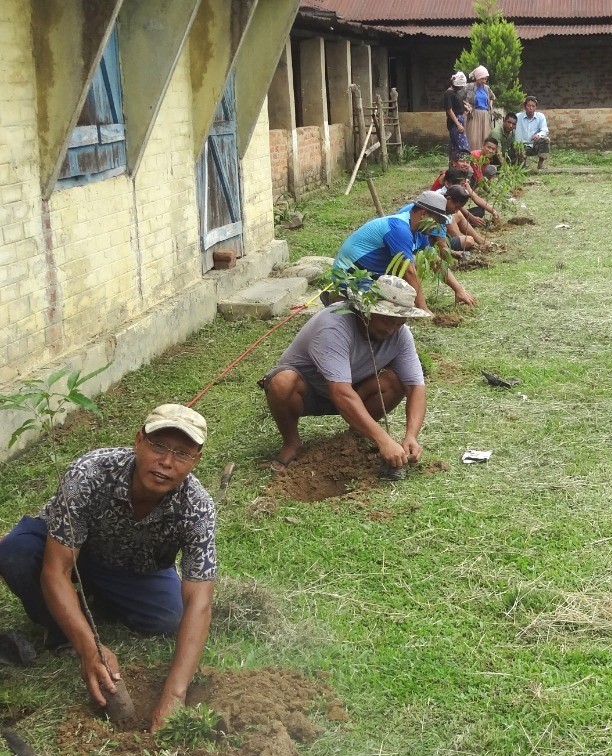PHED Dimapur staff during the cleanliness and plantation conducted in view of the celebration of 75 years of India’s Independence. 