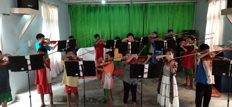 Kohima Law College (KLC) Assistant Professors and non-teaching staff visited Kohima Orphanage and Destitute Home(KODH),  extending good gesture from their welfare fund on July 14.  Kezhokhoto Savi, Assistant Professors led a brief fellowship held in the chapel hall of KODH, Tompok Pongener, Assistant Professors exhorted the gathering and KODH children presented a violin piece.  Nibano daughter of late Zaputuo-ü Angami also spoke during the fellowship. (Photo Courtesy: KLC)