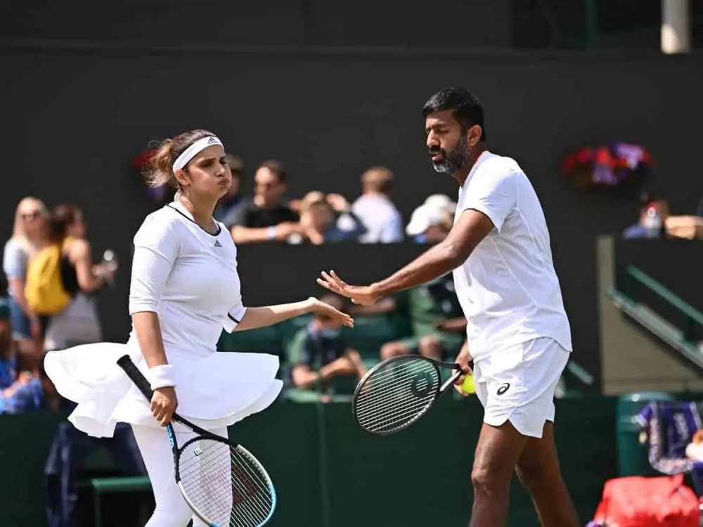 Sania Mirza and her mixed doubles partner Rohan Bopanna (Source: Twitter)