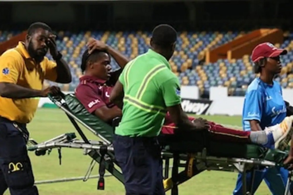 Chinelle Henry and Chedean Nation collapsed on the ground during 2nd T20I between West Indies Women vs Pakistan Women©Twitter