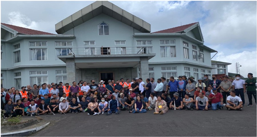 In anticipation of a separate High Court for Nagaland, the bungalow of the Chief Minister, Nagaland at Old Ministers’ Hill has been allotted to the Chief Justice of High Court. On July 27, a mass social work was organized by the officers and staffs of PWD Division led by the Executive Engineer. It was attended by over 180 participants including officers and staffs of Justice & Law Department, High Court Registry officers and staffs, High Court Bar members and Justice S Serto. 